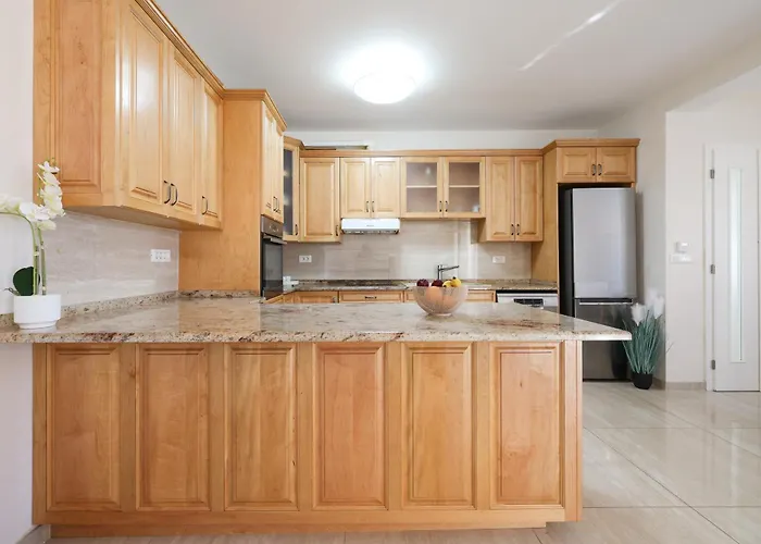Atp2 Apartment Sukosan